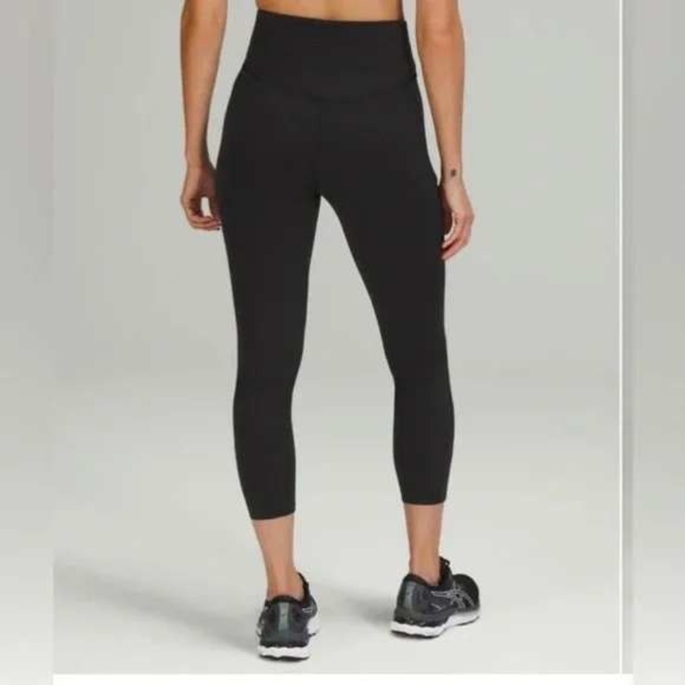 Lululemon Base Pace High-Rise Crop Leggings Black Size‎ 6 Athletic Yoga Pants